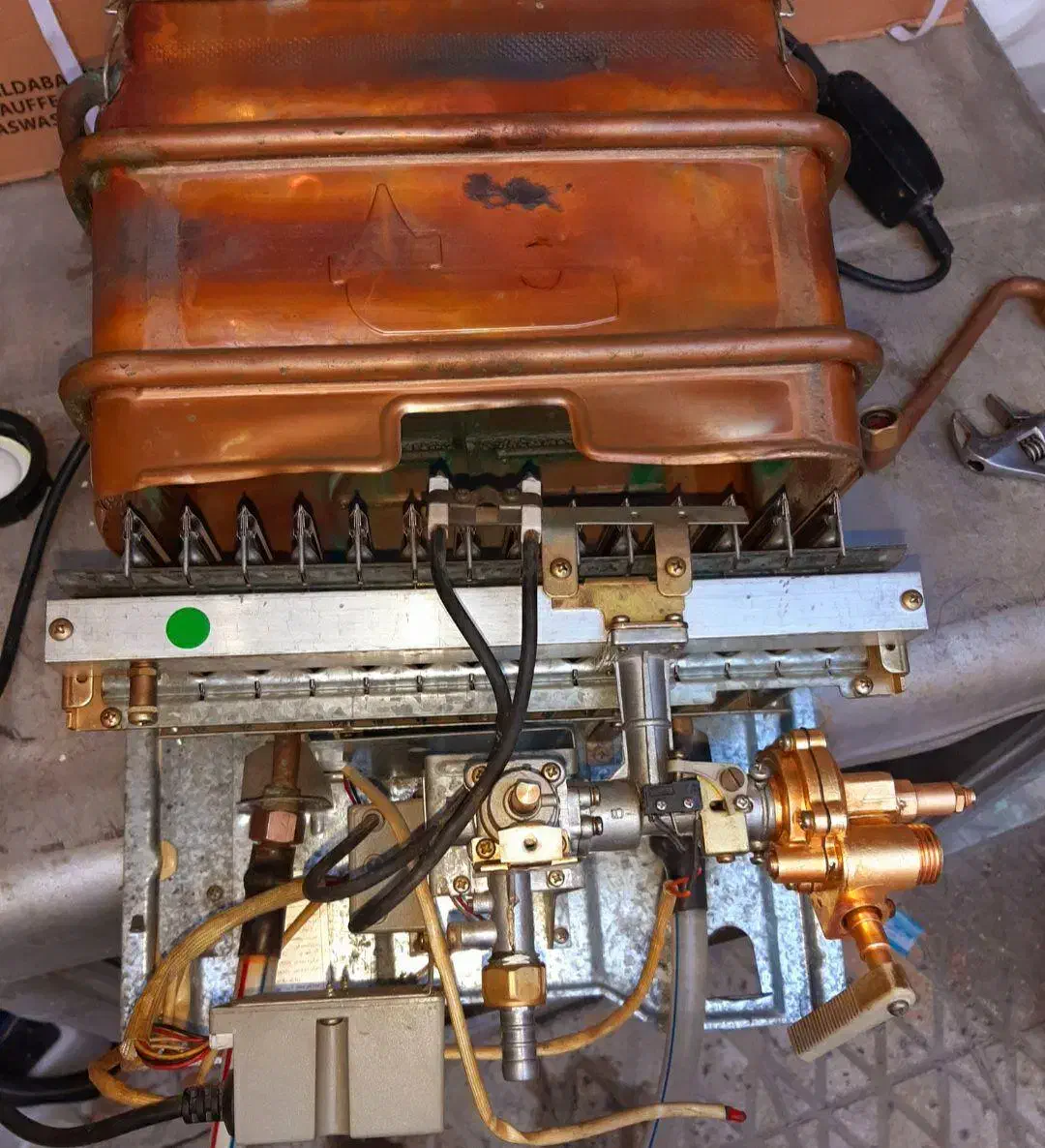 تعمیر و سرویس تخصصی آبگرمکن دیواری اصفهان و حومه|خدمات پیشه و مهارت|اصفهان, احمدآباد|دیوار