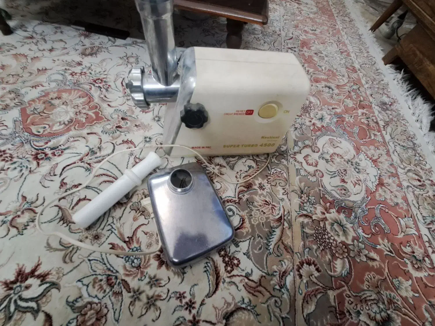 چرخ گوشت|خردکن، آسیاب، غذاساز|گلبهار, شهر جدید گلبهار|دیوار