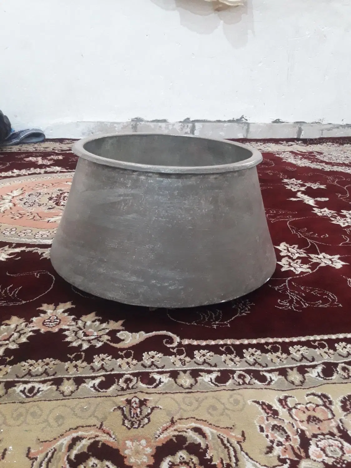 دیگ مسی|ظروف پخت‌وپز|پیشوا, |دیوار