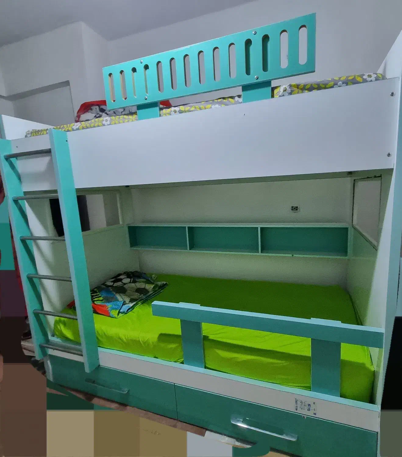 تخت ۲ طبقه|تخت و سرویس خواب|هشتگرد, فاز ۱ مهستان|دیوار