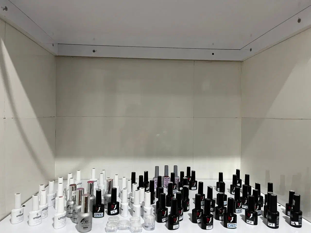 وسایل کاشت ناخن صفر تا صد|آرایشگاه و سالنهای زیبایی|کرمان, |دیوار