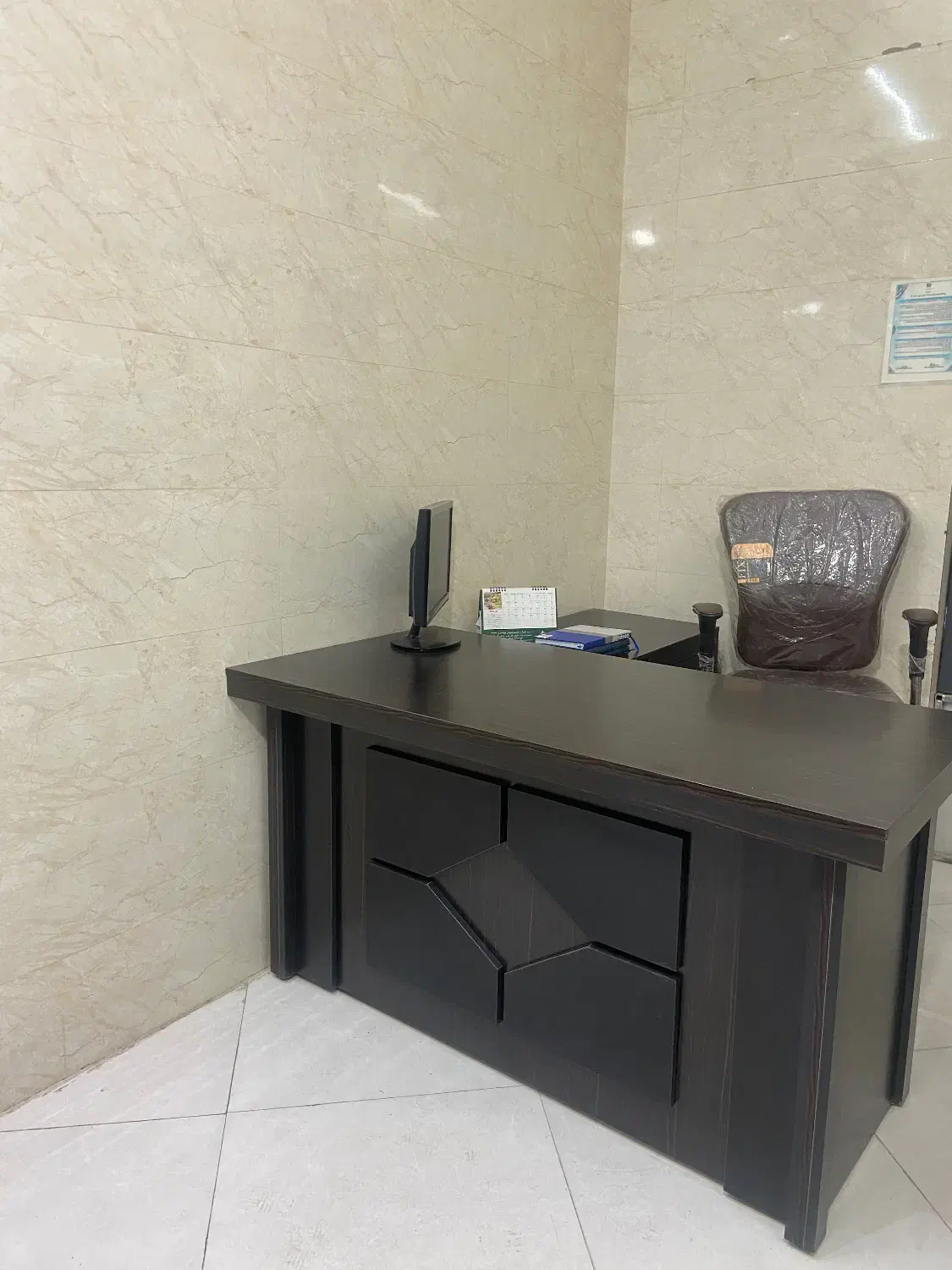 میز سالم فوق العاده نو|دفتر کار|اراک, |دیوار