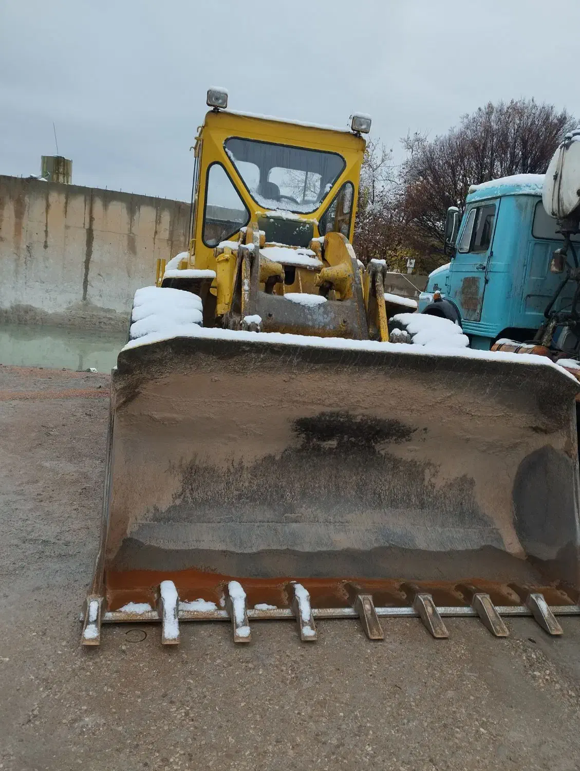 لودر950|ماشین‌آلات صنعتی|شیراز, دوکوهک|دیوار