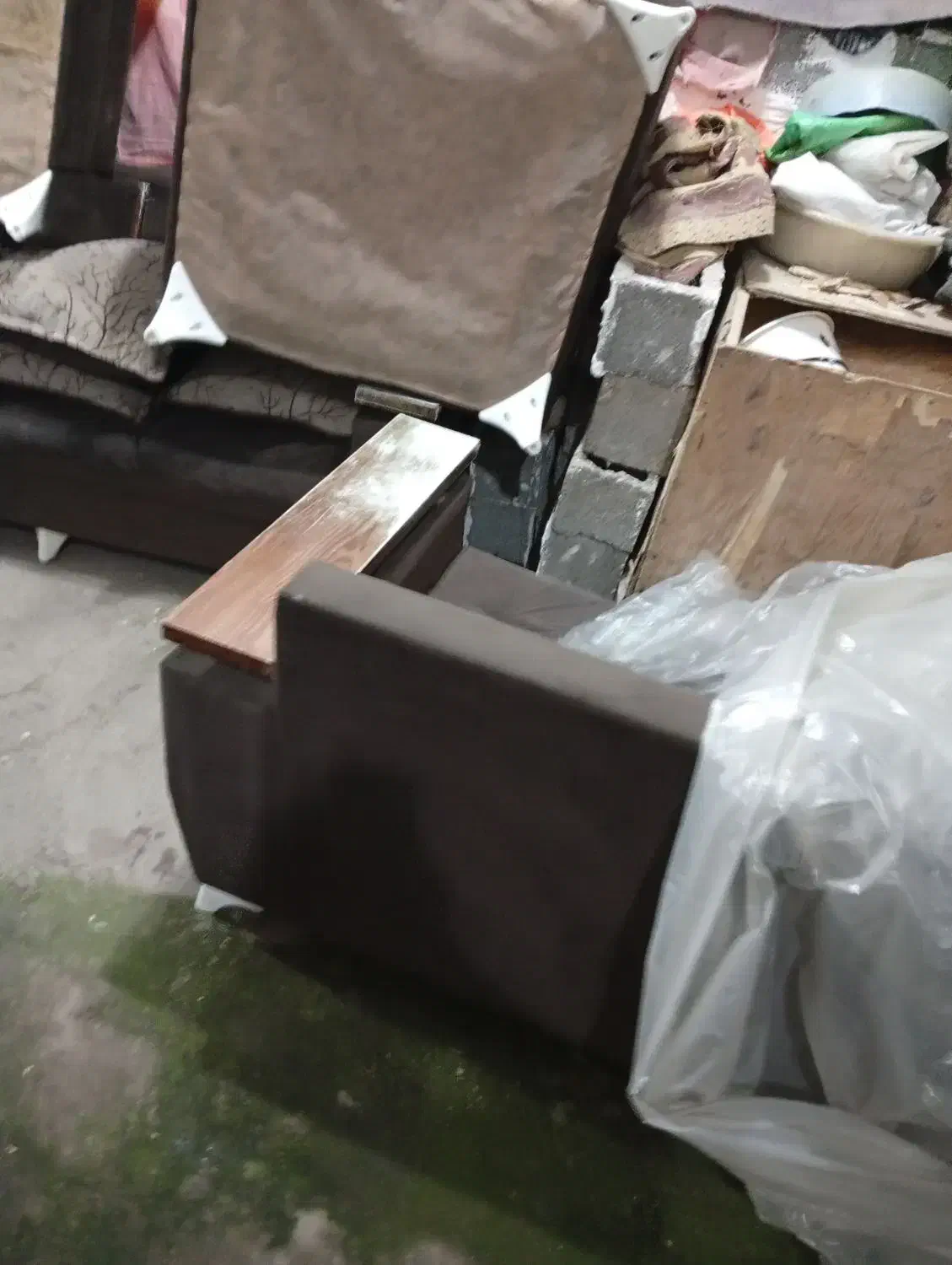 مبل ۷ نفره سالم ۲تومن|مبلمان خانگی و میز عسلی|رشت, پیرکلاچای|دیوار