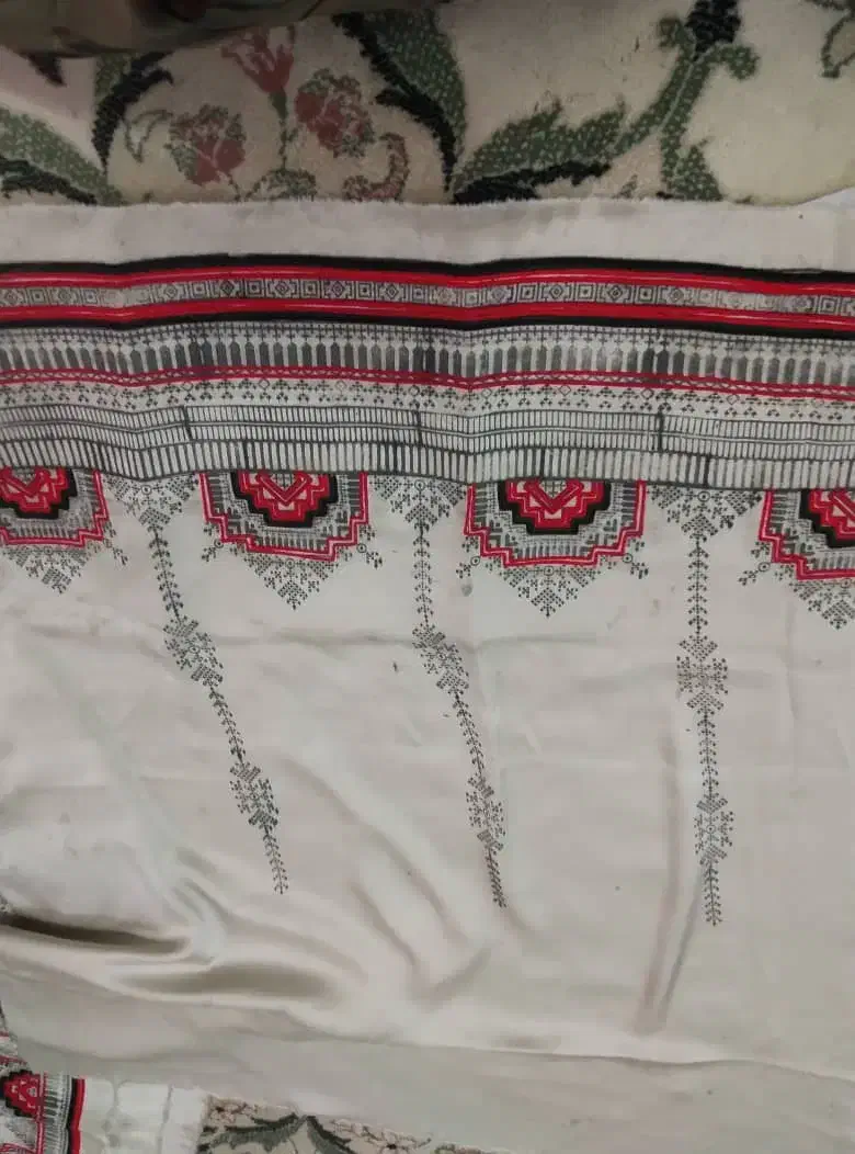 دوزنده پلیوارودانوک|لباس|ایرانشهر, |دیوار