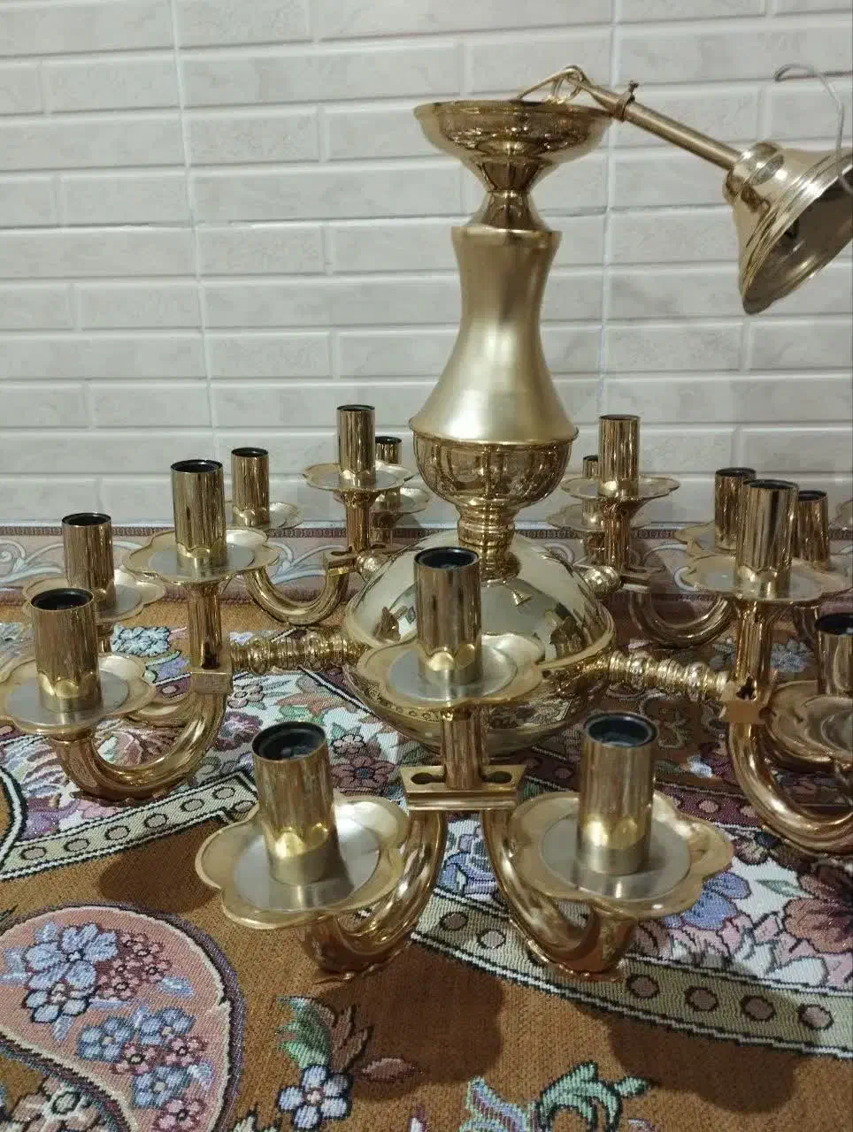 لوستر در حد نو برنز رنگ ثابت ابکاری طلا شده|لوستر و چراغ آویز|همدان, |دیوار