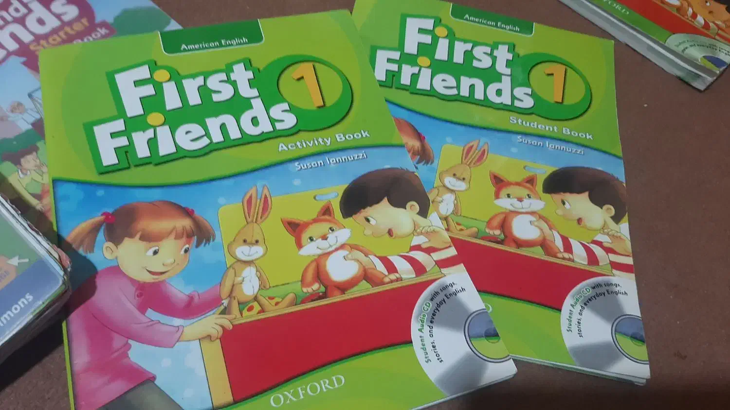 یه سری کتاب زبان  آموزشگاه|کتاب و مجله آموزشی|ساوه, |دیوار