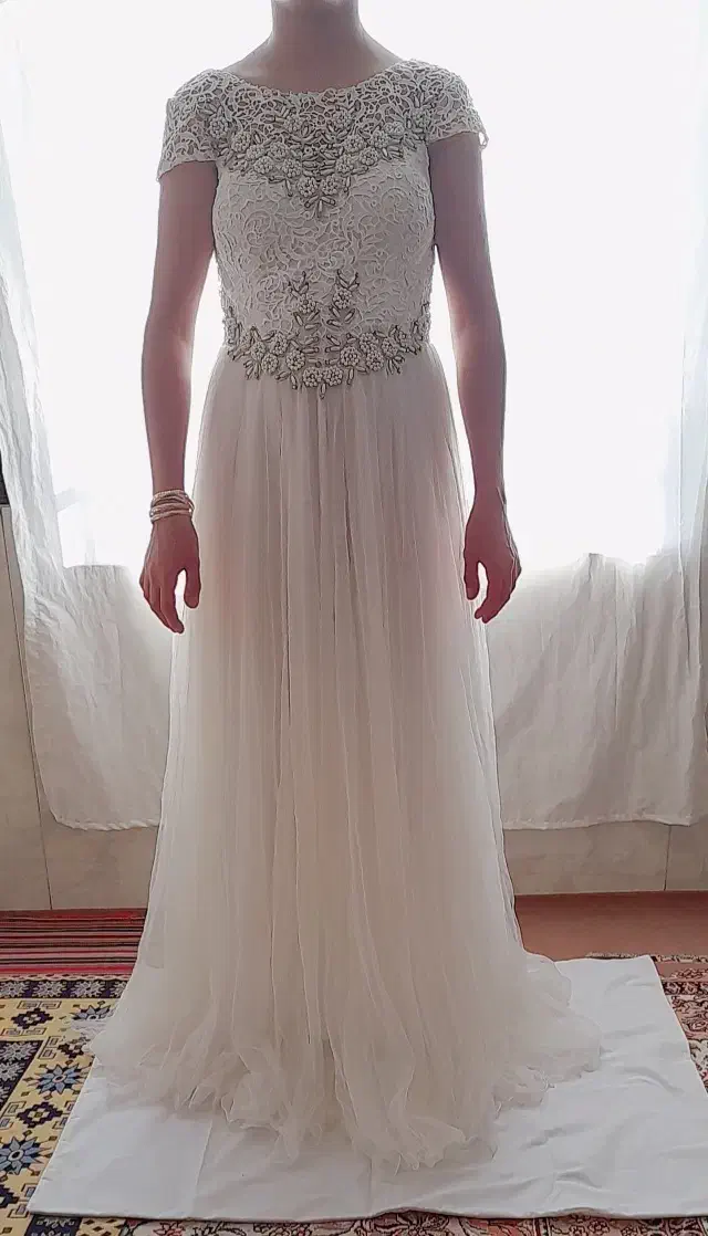 لباس و کفش ست هستن|لباس|اقبالیه, |دیوار