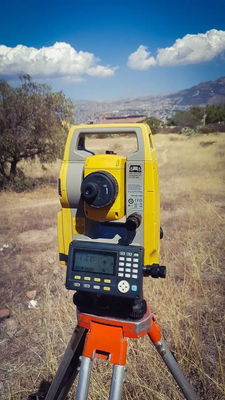 انجام کلیه امور نقشه برداری (GPS UTM)|خدمات پیشه و مهارت|دماوند, دماوند|دیوار