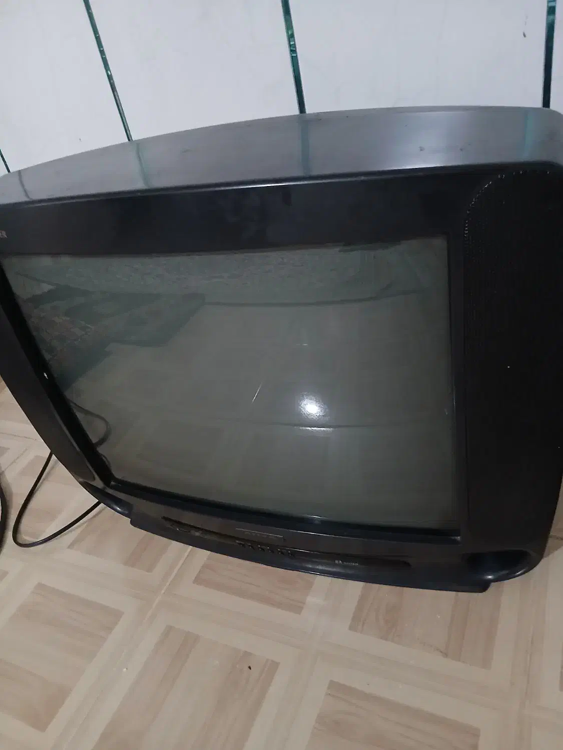 تلوزیون|تلویزیون و پروژکتور|بروجن, |دیوار