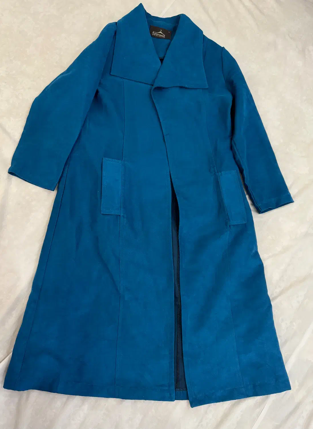 بارونی مخمل ابی|لباس|بابل, |دیوار