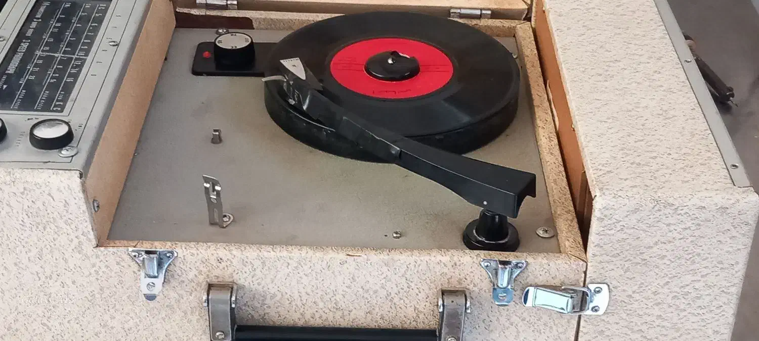 گرامافون قدیمی سالم و به شرط|کلکسیون اشیاء عتیقه|همدان, |دیوار