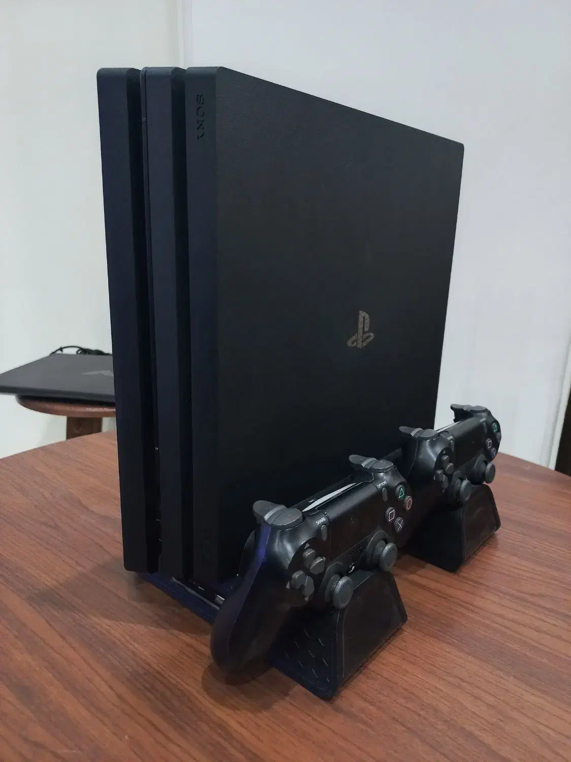 ps4 pro دو دسته به همراه پایه خنک کننده و شارژر|کنسول، بازی ویدئویی و آنلاین|کرج, گوهردشت|دیوار