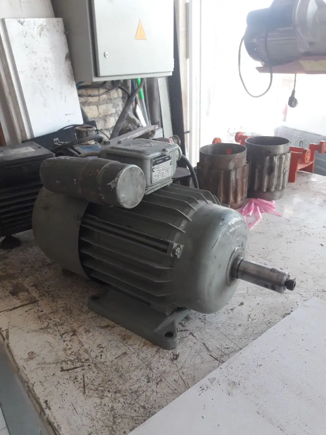 دینام (الکتور و موتور ۳اسب) ۱۴۰۰دور|ماشین‌آلات صنعتی|قم, کوه سفید|دیوار