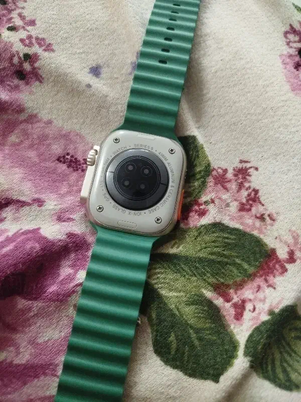 ساعت هوشمند|ساعت|نیشابور, بنیاد شهید|دیوار