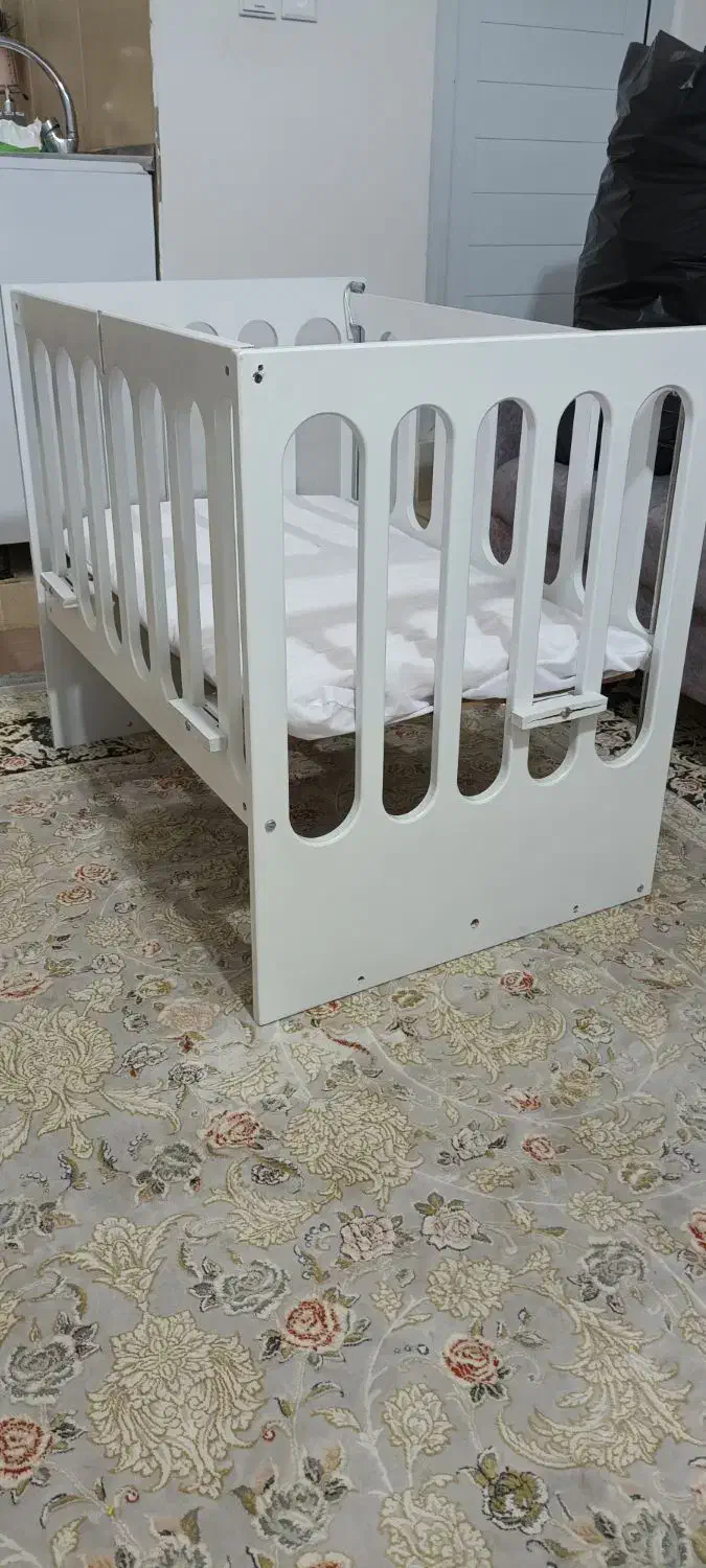 تخت نوزادی|تخت و صندلی بچه|اردبیل, |دیوار