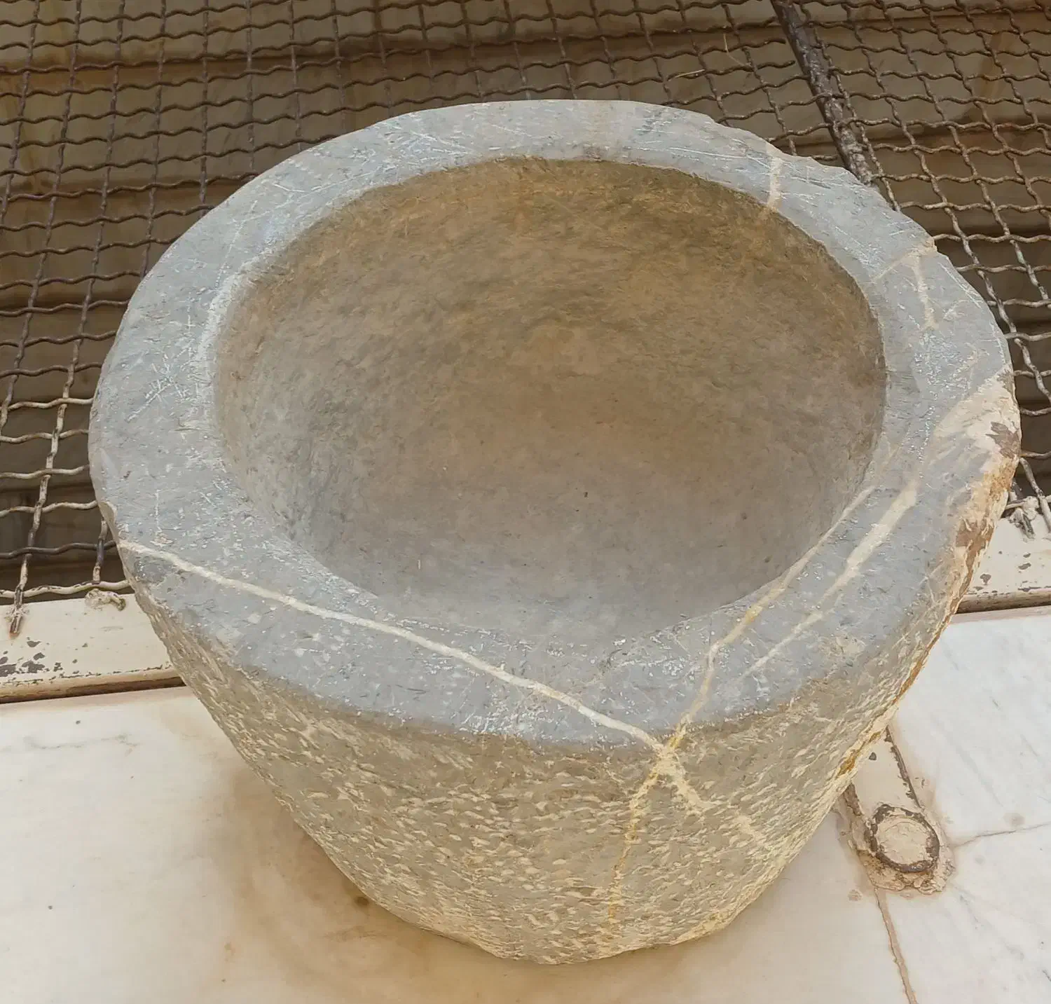 یانه|کلکسیون اشیاء عتیقه|اصفهان, باغ دریاچه|دیوار