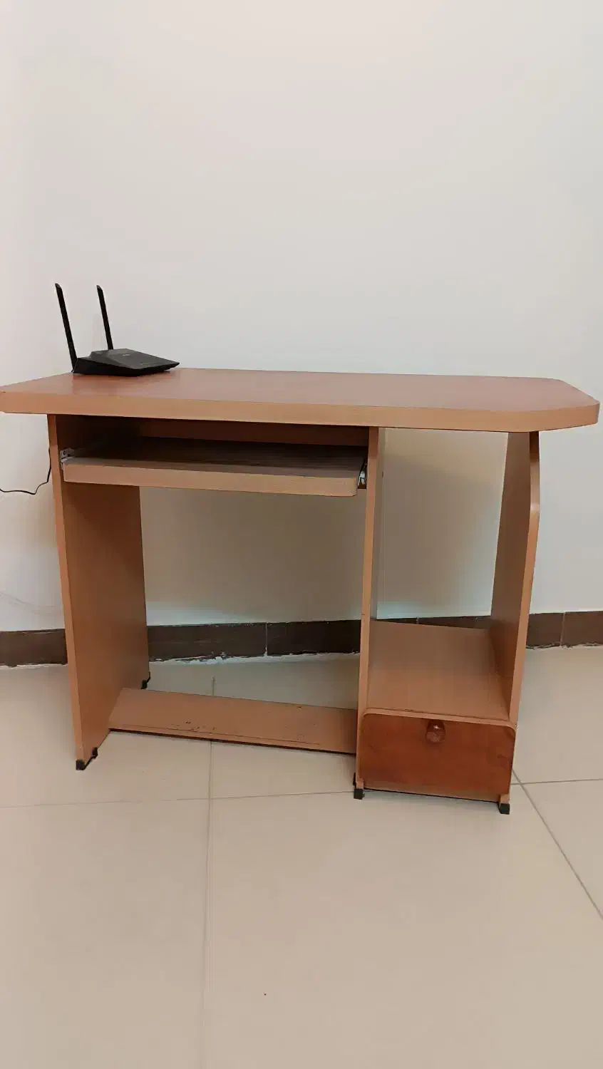 میز کامپیوتر|میز تحریر و کامپیوتر|بروجرد, |دیوار