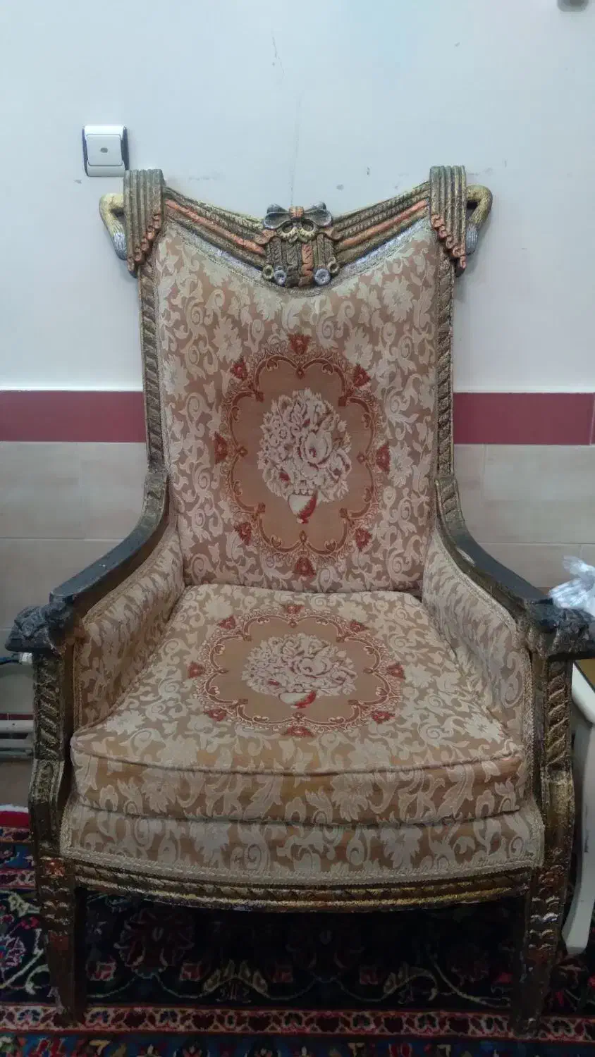 مبل|مبلمان خانگی و میز عسلی|میانه, |دیوار