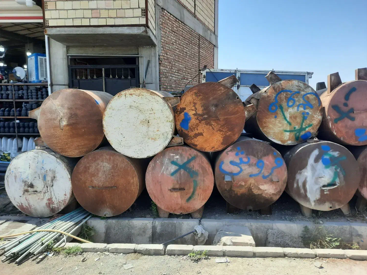 تانکر آب در شهر یامچی|مصالح و تجهیزات ساختمان|مرند, |دیوار