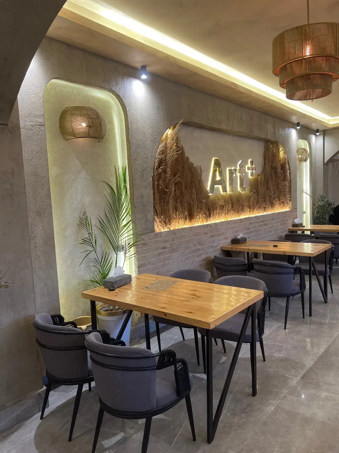 سالن دار|استخدام خدمات فروشگاه و رستوران|رشت, منظریه|دیوار