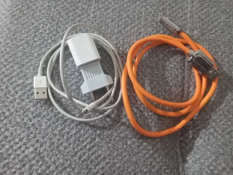 کله گیر و شارژر آیفون|لوازم جانبی موبایل و تبلت|سلماس, |دیوار