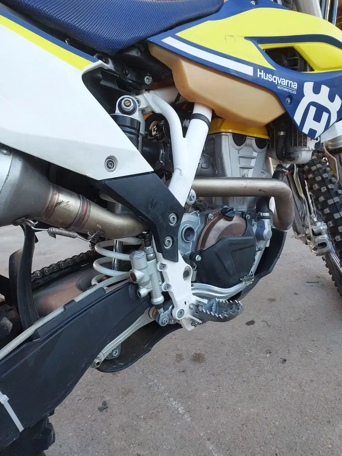 هاسکورانا ۲۵۰ پلاک ملی مدل ۲۰۱۶|موتورسیکلت|تهران, نعمت‌آباد|دیوار