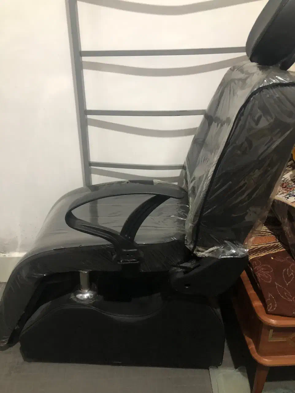 لوازم ارایشگاه|آرایشگاه و سالن‌های زیبایی|دوگنبدان, |دیوار