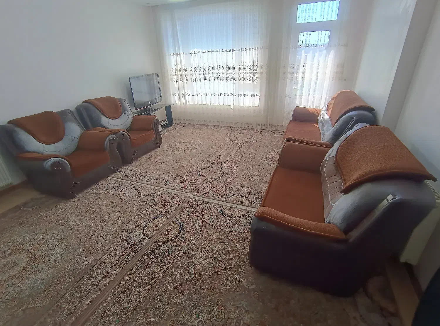 یک دست مبل 7 نفره|مبلمان خانگی و میز عسلی|جوانرود, |دیوار