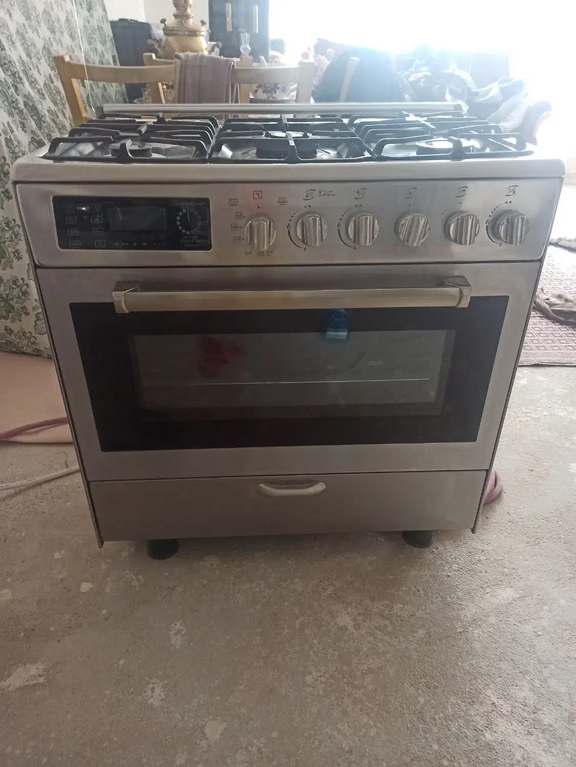 اجاق گاز فردار سالم تمیز و نو|اجاق گاز و لوازم برقی پختوپز|شاهینشهر, مورچه خورت|دیوار