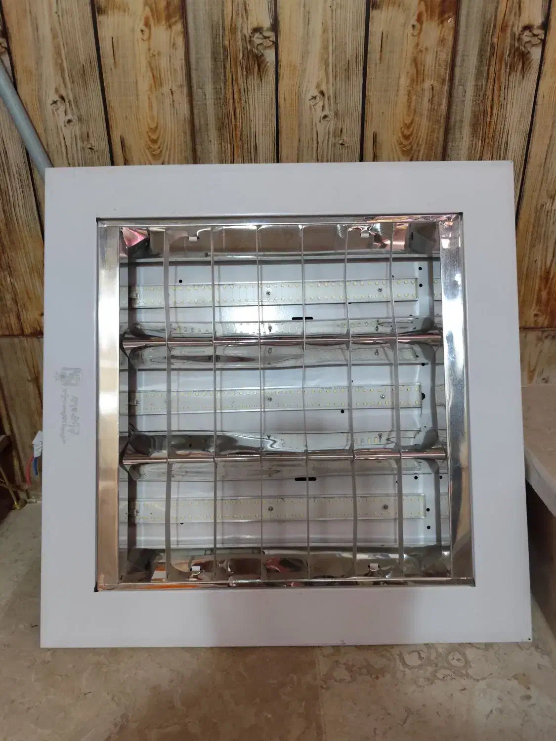 چراغ سقفی|لامپ و چراغ|شاهین‌شهر, سعدی جنوبی|دیوار