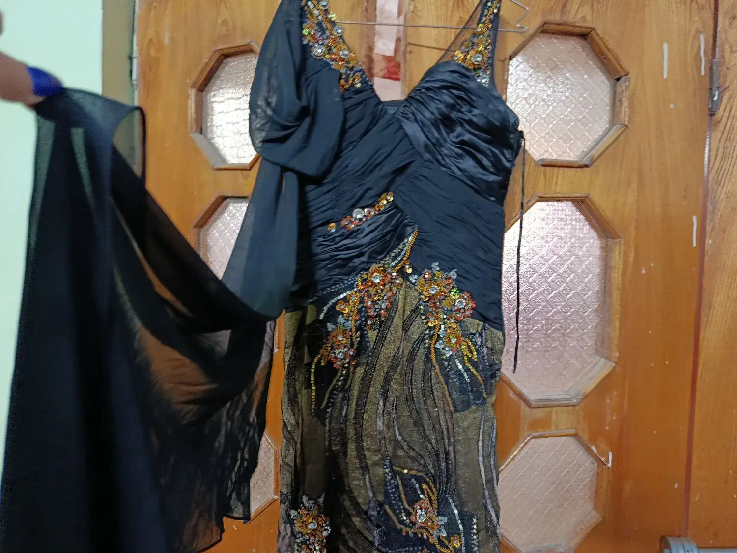 لباس مجلسی|لباس|ورامین, ورامین|دیوار