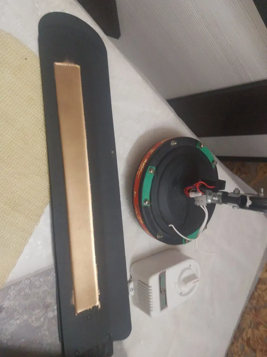 پنکه سقفی ناسیونال وپنکه زمینی|پنکه و تصفیه‌کنندهٔ هوا|گلبهار, شهر جدید گلبهار|دیوار