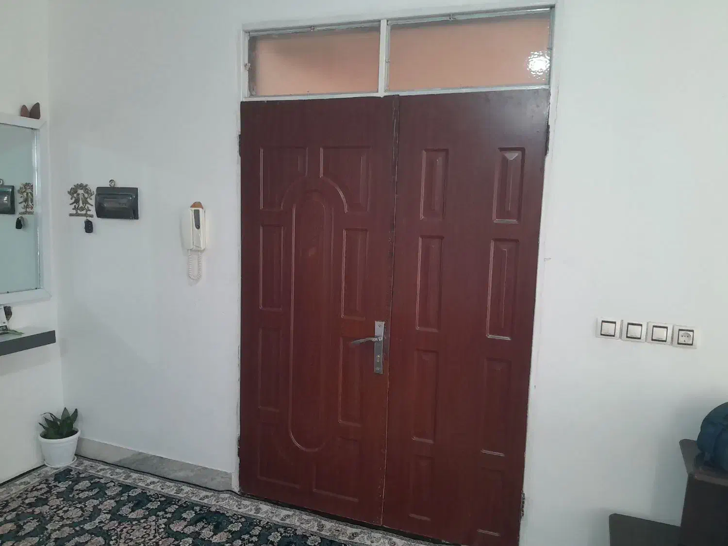 درب پذیرایی|مصالح و تجهیزات ساختمان|دالاهو, |دیوار