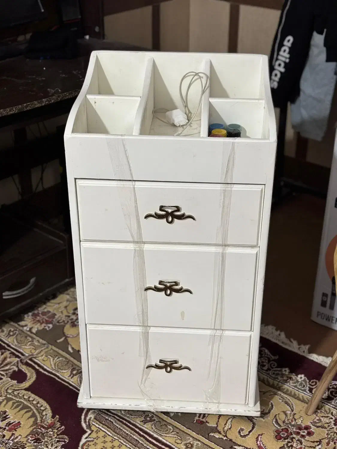 میز ناخن / استند لاک / صندلی شاه نشین اسپا/ ترولی|آرایشگاه و سالن‌های زیبایی|بندر ماهشهر, |دیوار