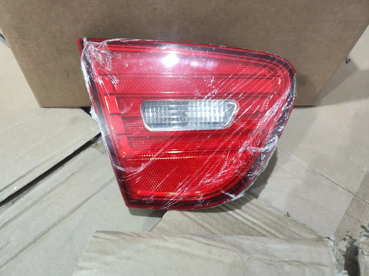 چراغ خطر استوک اصلی کیا و هیوندای|قطعات یدکی و لوازم جانبی|مشهد, گاز|دیوار