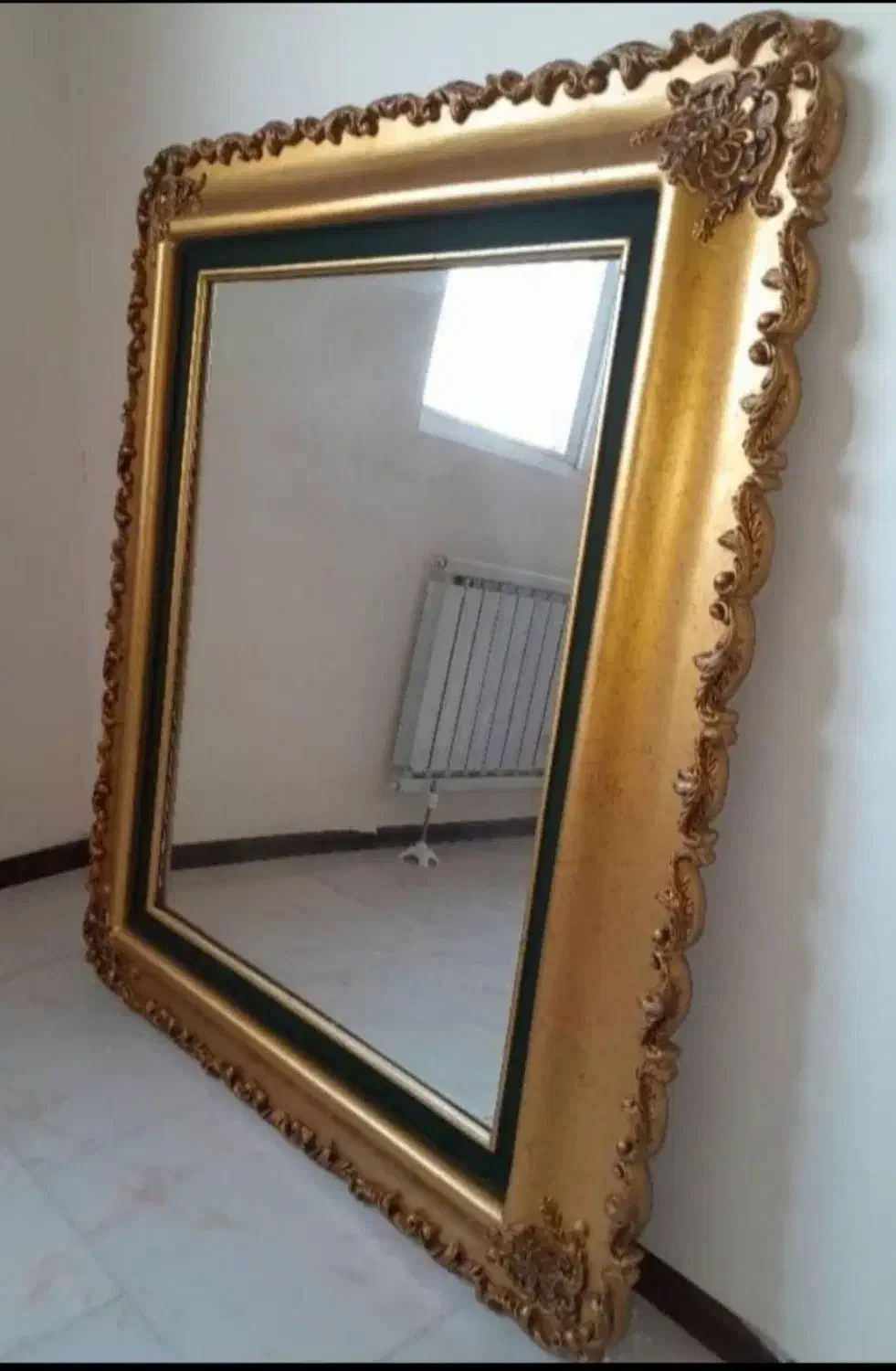 آیینه|آینه|ایزدشهر, |دیوار