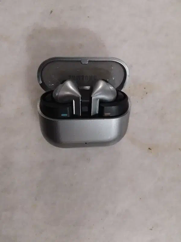 ایرپاد|لوازم جانبی موبایل و تبلت|قوچان, |دیوار