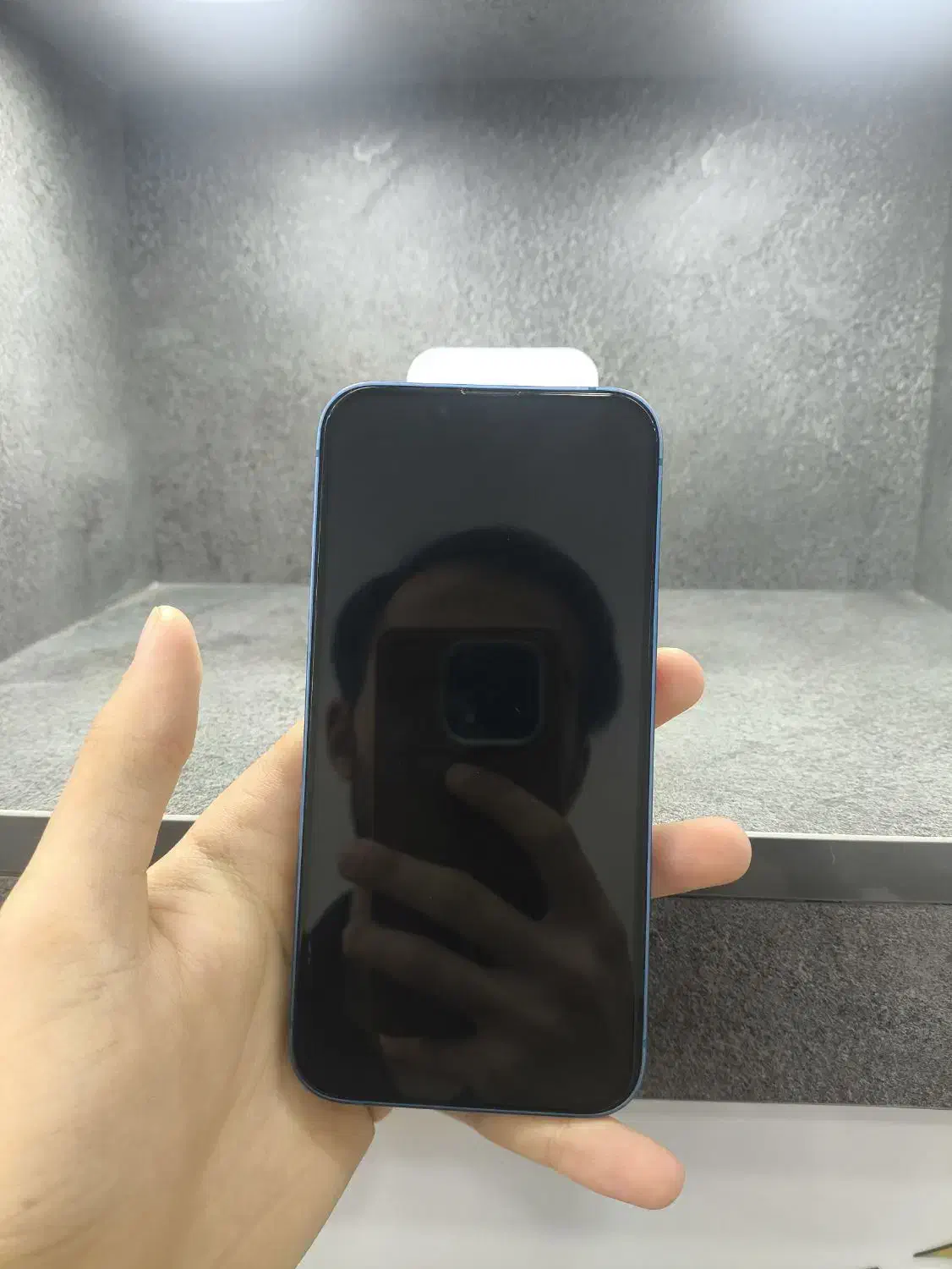 iphone 13 normal|موبایل|الشتر, |دیوار