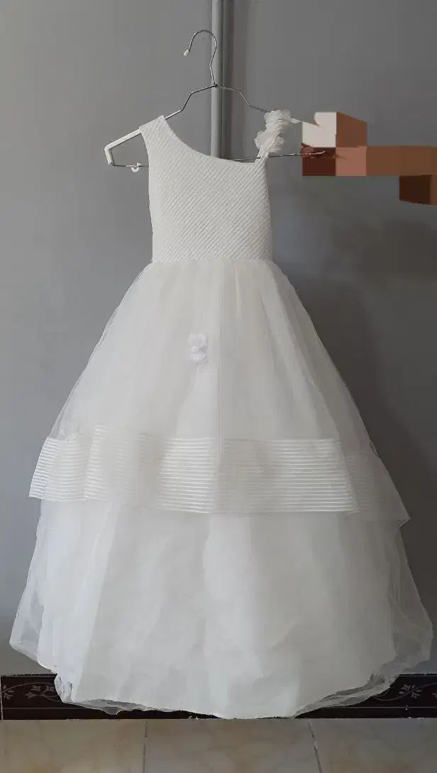 دو عدد لباس عروس بچگانه سایز ۴ و ۵ در حد نو|لباس|ایوان, |دیوار