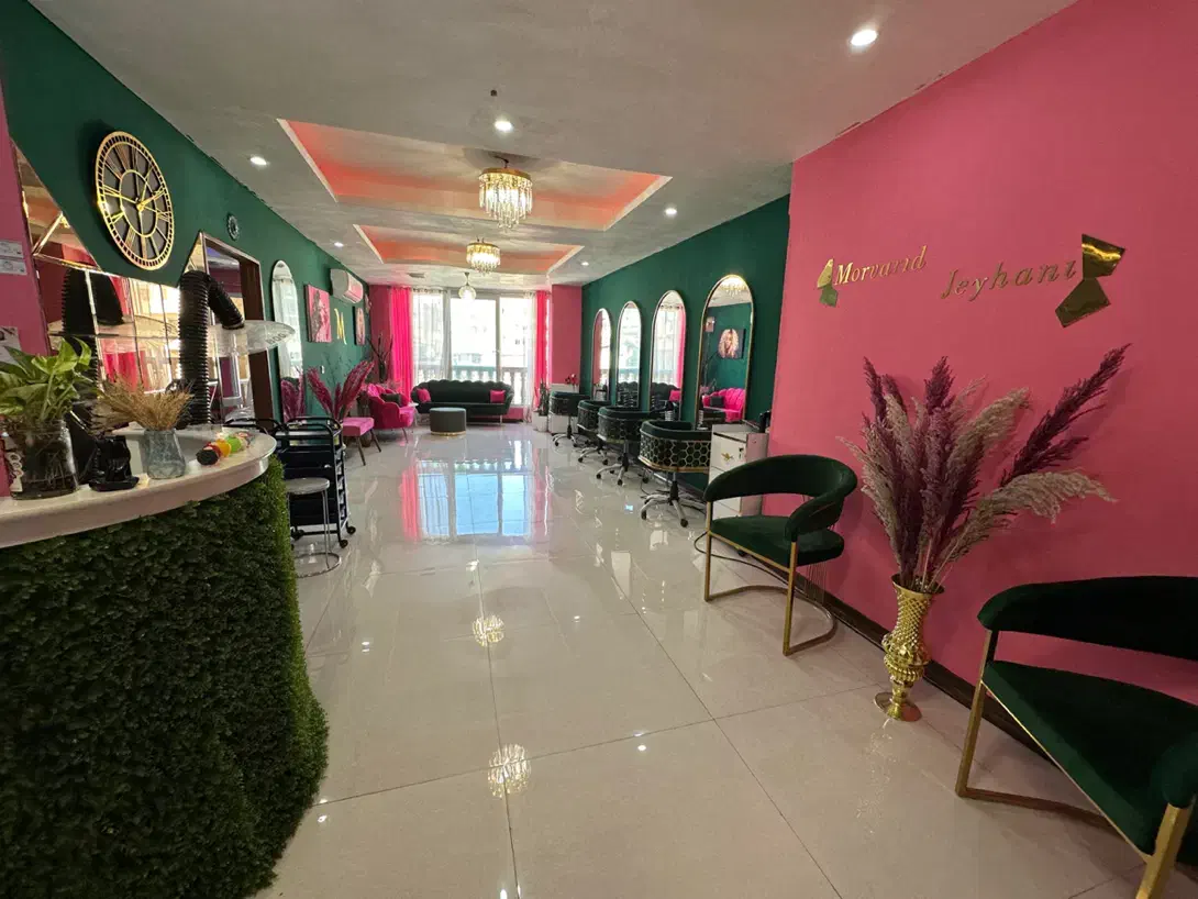 سالندارم دنبال یه شریک هستم تو اجاره|خدمات آرایشگری و زیبایی|ساری, |دیوار