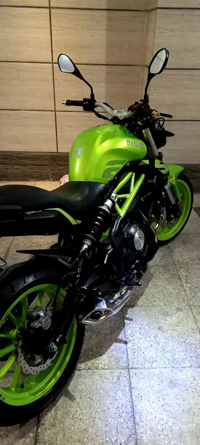 بنلی ۳۰۰|موتورسیکلت|اندیشه, اندیشه فاز ۱|دیوار