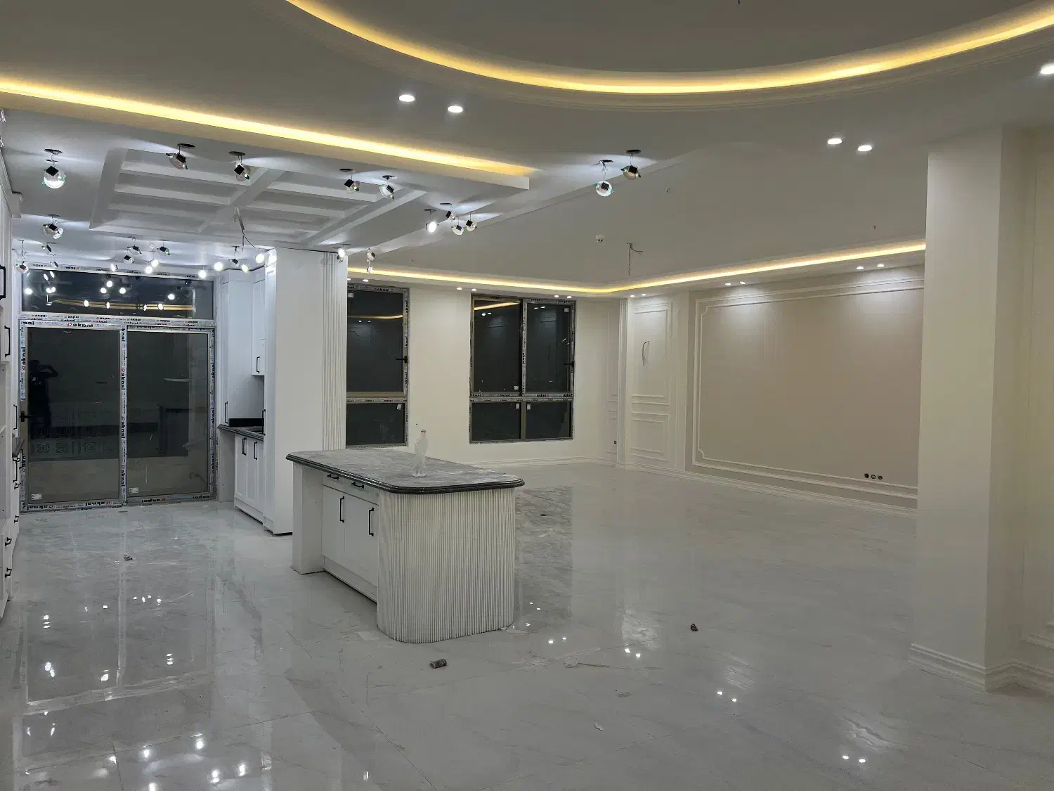 اپارتمان لوکس ۲۰۰متری صفرخیابان امام رضا(ع)|فروش آپارتمان|مشهد, کوشش|دیوار