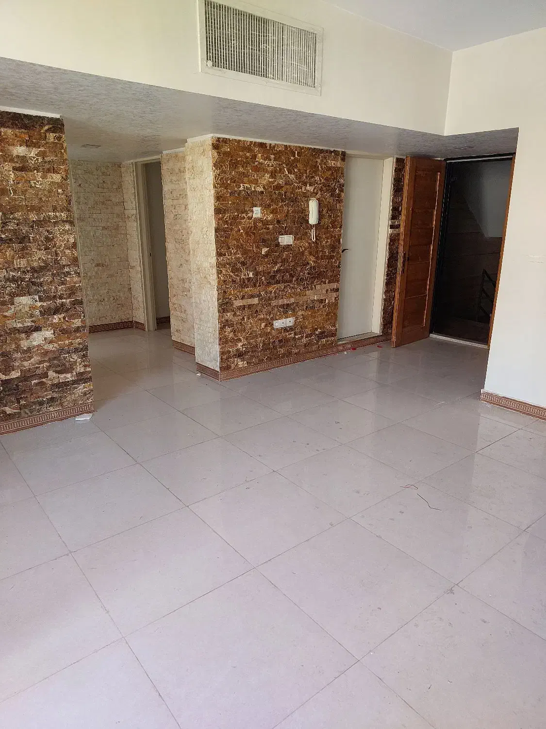 فاز صفر مشاعی فاز صفر|اجارهٔ آپارتمان|پرند, فاز ۰|دیوار