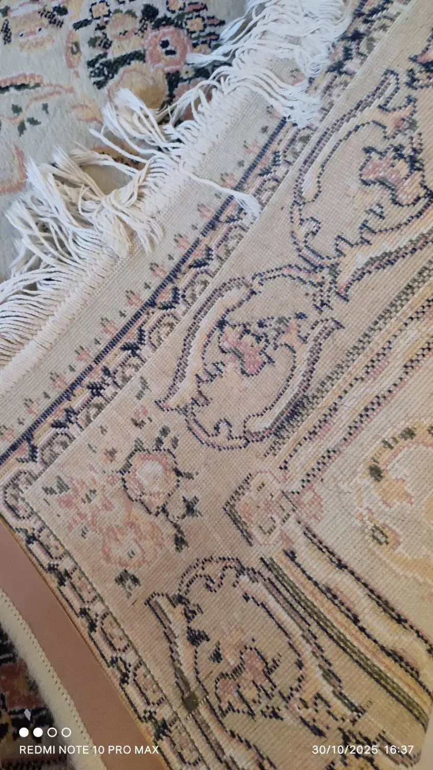 فرش کناره ،ضخیم وخیلی تمیز|فرش|تبریز, |دیوار