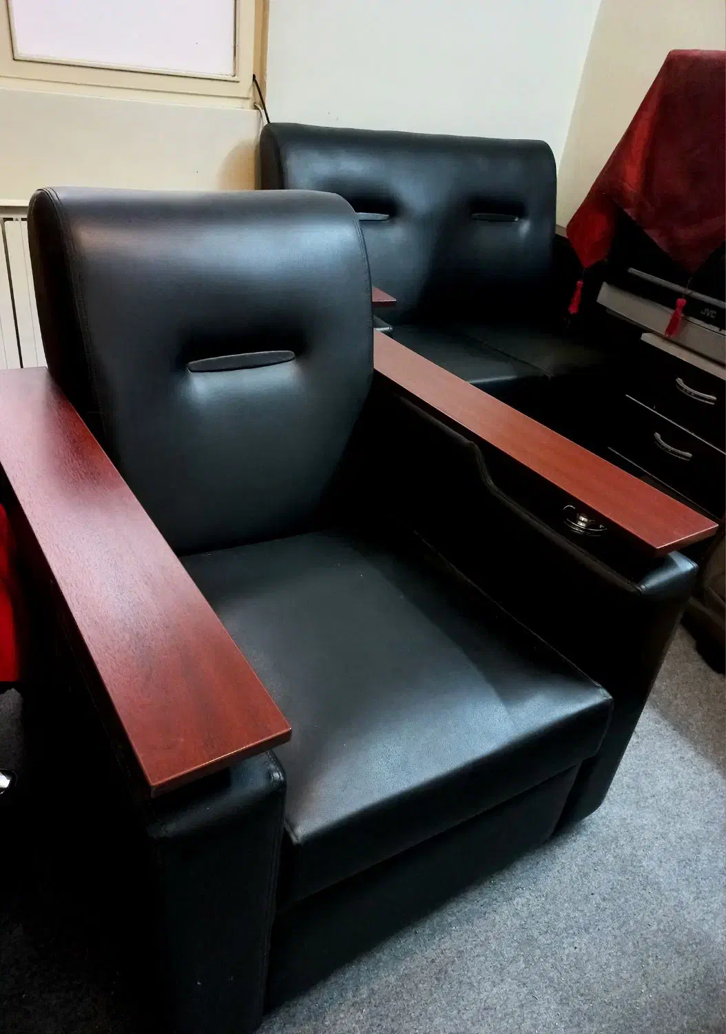 مبل سه نفره چرمی|مبلمان اداری|تهران, علم و صنعت|دیوار