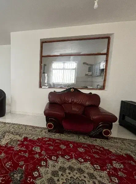 فروش مبل چرم ۵نفره|مبلمان خانگی و میز عسلی|شفت, |دیوار