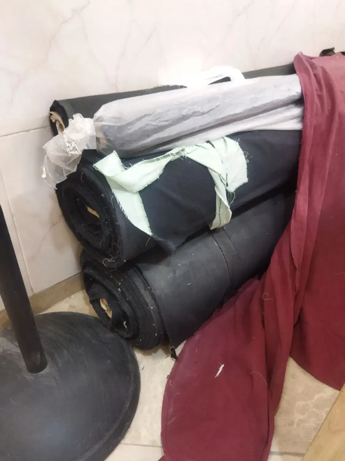 پارچه پیراهن|لباس|بومهن, |دیوار