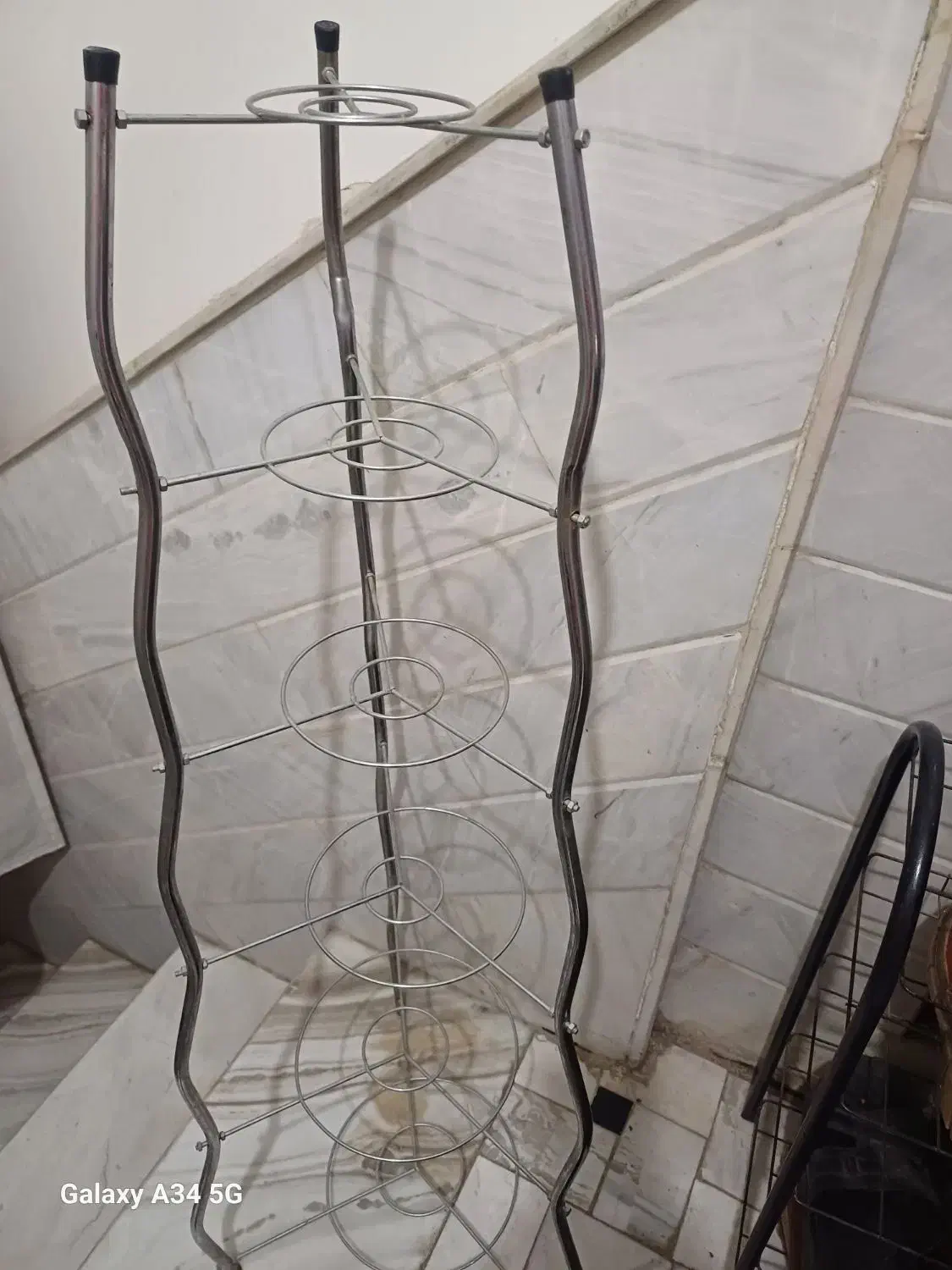 پشتی|پشتی|قم, چهل درخت‎|دیوار