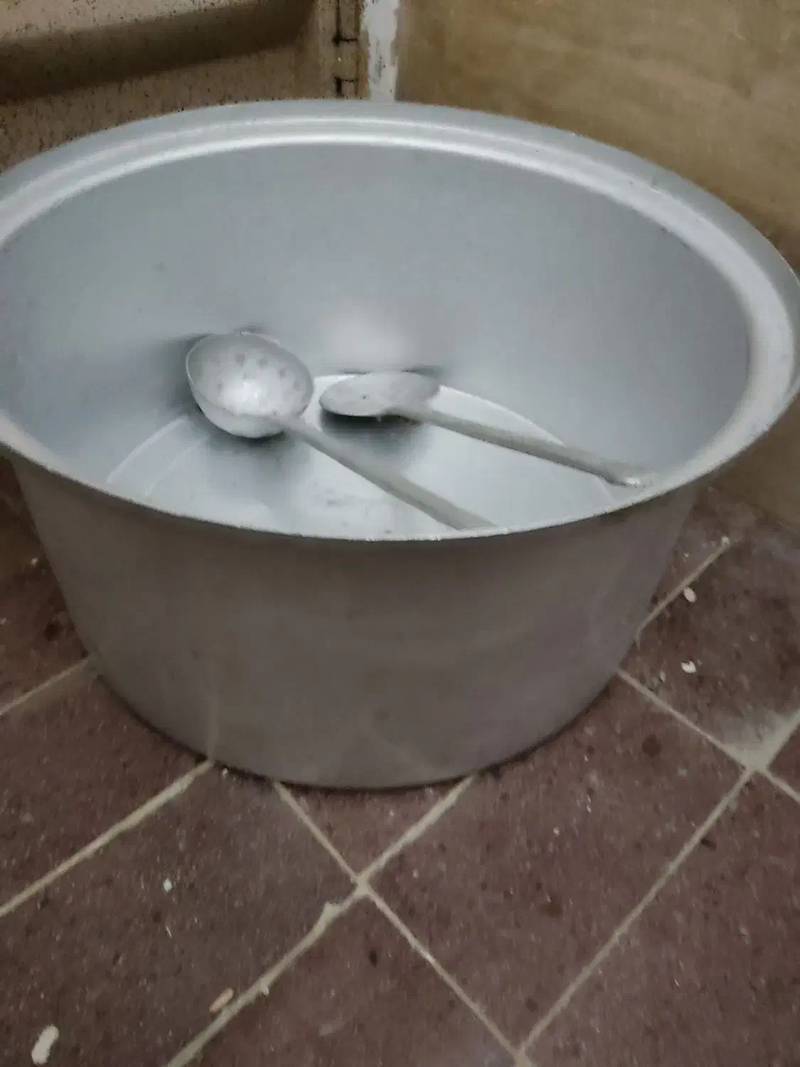 قابلمه سایز بزرگ نو|ظروف پختوپز|شاهینشهر, عطار|دیوار